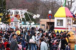 親子連れやカップルでにぎわった円山動物園