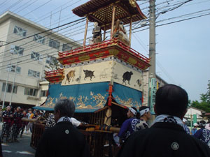 筒井町天王祭神皇車